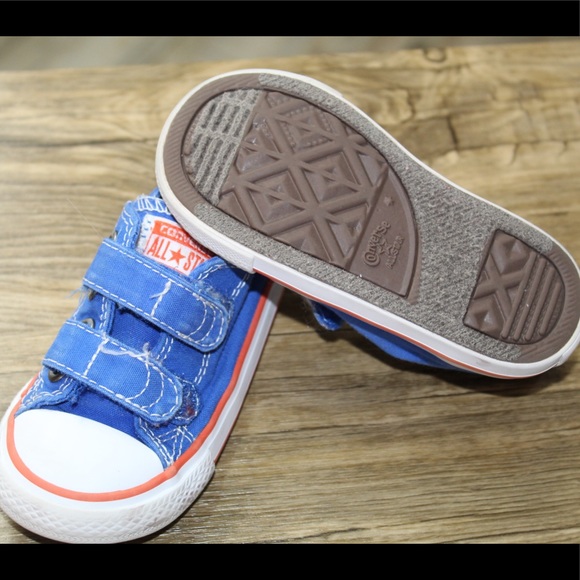 Boys converse shoes, size 6c - Picture 2 of 2